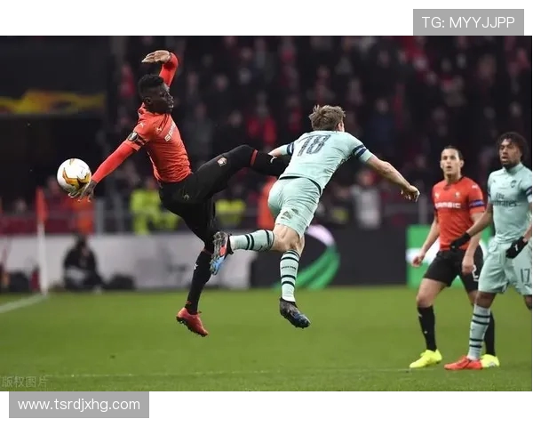 法甲球队管理模式分析与现代化运营策略探讨